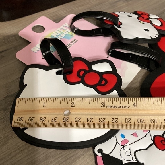 FINAL SALE! NWT! HELLO KITTY & FRIENDS SET OF 4 LUGGAGE TAGS - Picture 12 of 14
